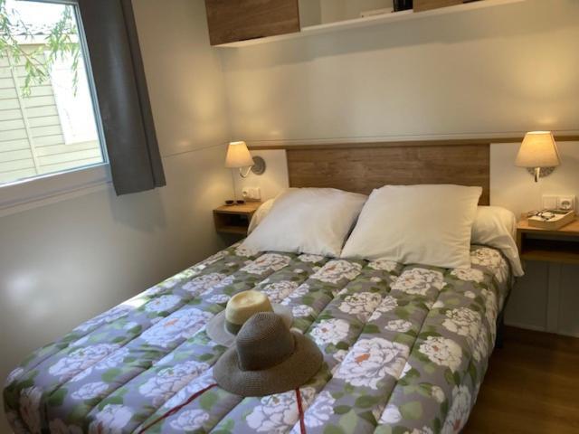 Camping Mas Piques บูร์ก-มาดาม ภายนอก รูปภาพ